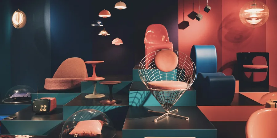 Mobilier de design exposé dans un musée